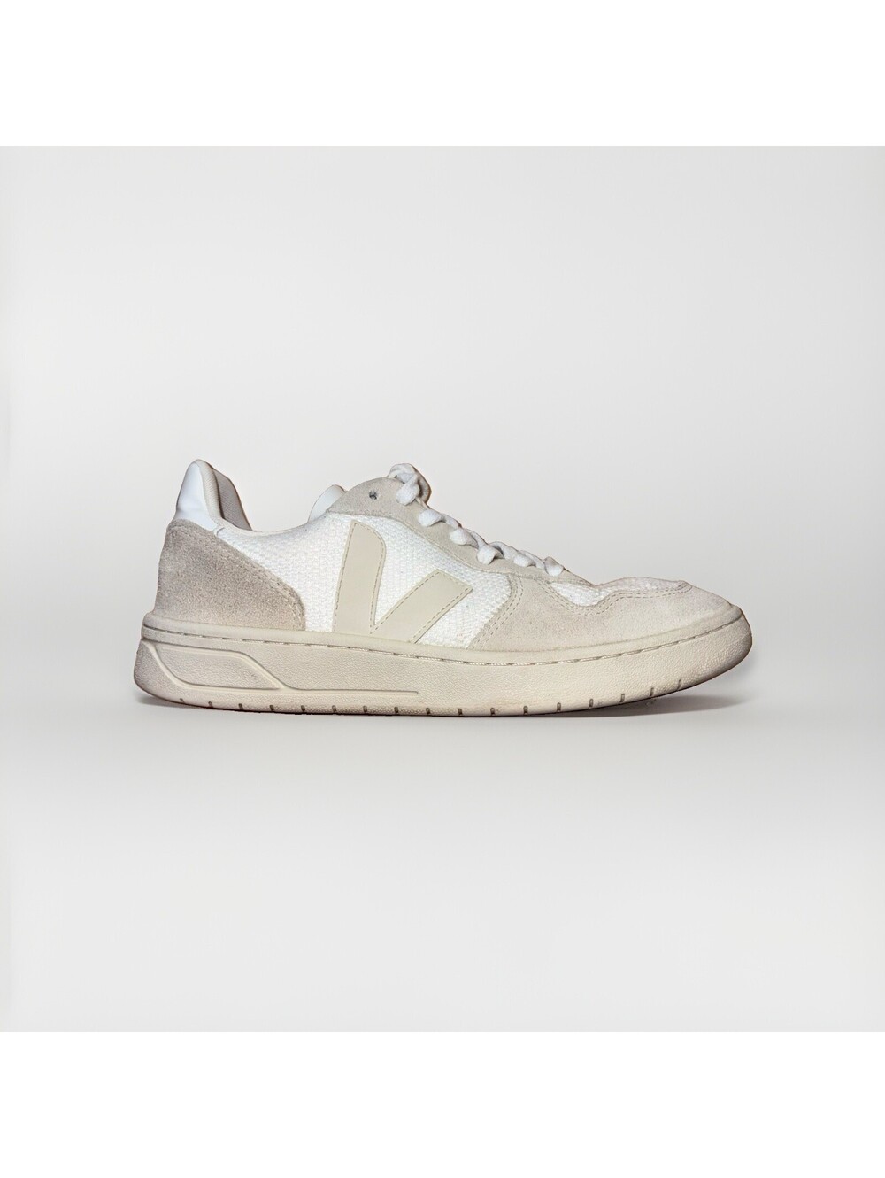 Veja V 10 B Mesh White Butter Almond Suede Sneakers Men’s 6 Women’s 8
